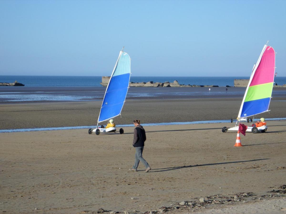 Gites "Plage" Ou "Pieds Dans L'Eau" En Front De Mer A Asnelles , 3Km D'Arromanches, 10Km De Bayeux מראה חיצוני תמונה